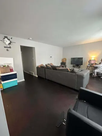 $274,900 | 17832 Glen Oak Avenue, Lansing, IL 60438