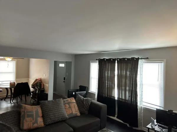 $274,900 | 17832 Glen Oak Avenue, Lansing, IL 60438