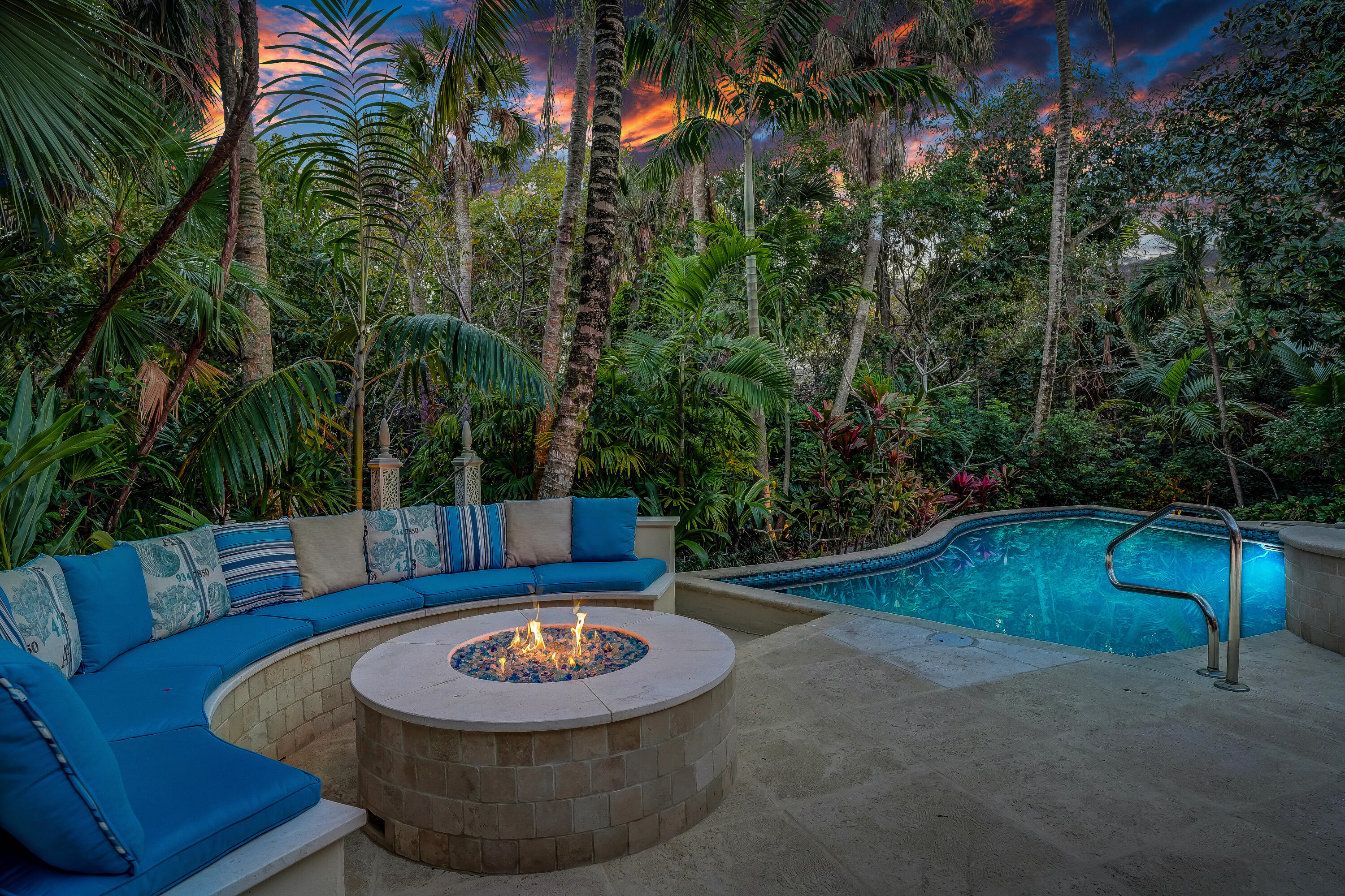 6000 Eagles Nest Drive Jupiter, FL 33458 - Photo 51 of 86 a view of a backyard with plants and outdoor seating