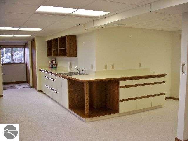 11160 Bluff Road Traverse City, MI 49686 - Photo 15 of 24 1732098-14.JPG
