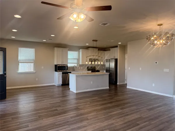 $2,150 | 109 Munk Lane, Leander, TX 78641