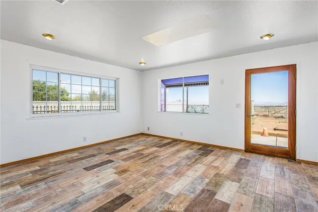 $695,000 | 7045 Oak Hill Road, Oak Hills, CA 92344