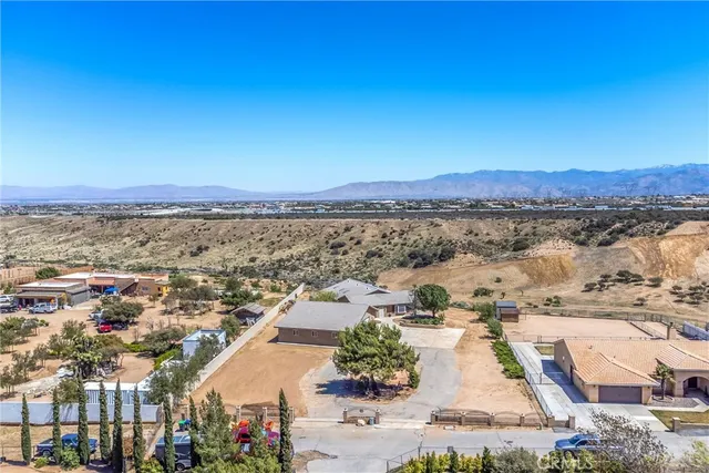 $695,000 | 7045 Oak Hill Road, Oak Hills, CA 92344