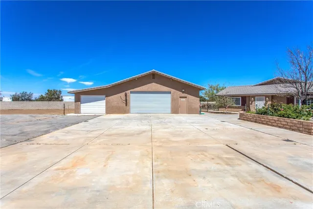 $695,000 | 7045 Oak Hill Road, Oak Hills, CA 92344