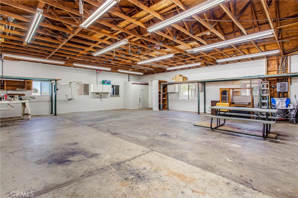 7045 Oak Hill Road Oak Hills, CA 92344 - Photo 24 of 30 Additional interior of workshop