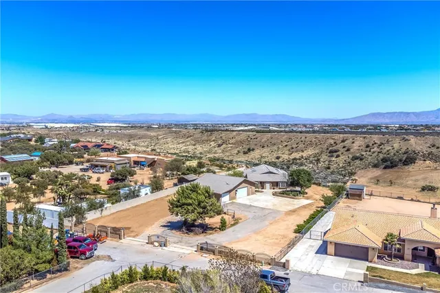 $695,000 | 7045 Oak Hill Road, Oak Hills, CA 92344