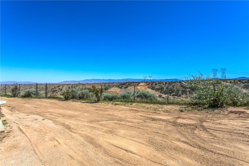 7045 Oak Hill Road Oak Hills, CA 92344 - Photo 28 of 30 Additional area