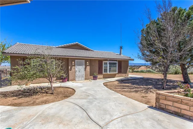 $695,000 | 7045 Oak Hill Road, Oak Hills, CA 92344