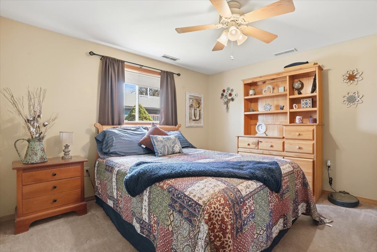 10606 West Eastwood Road Beach Park, IL 60087 - Photo 11 of 18