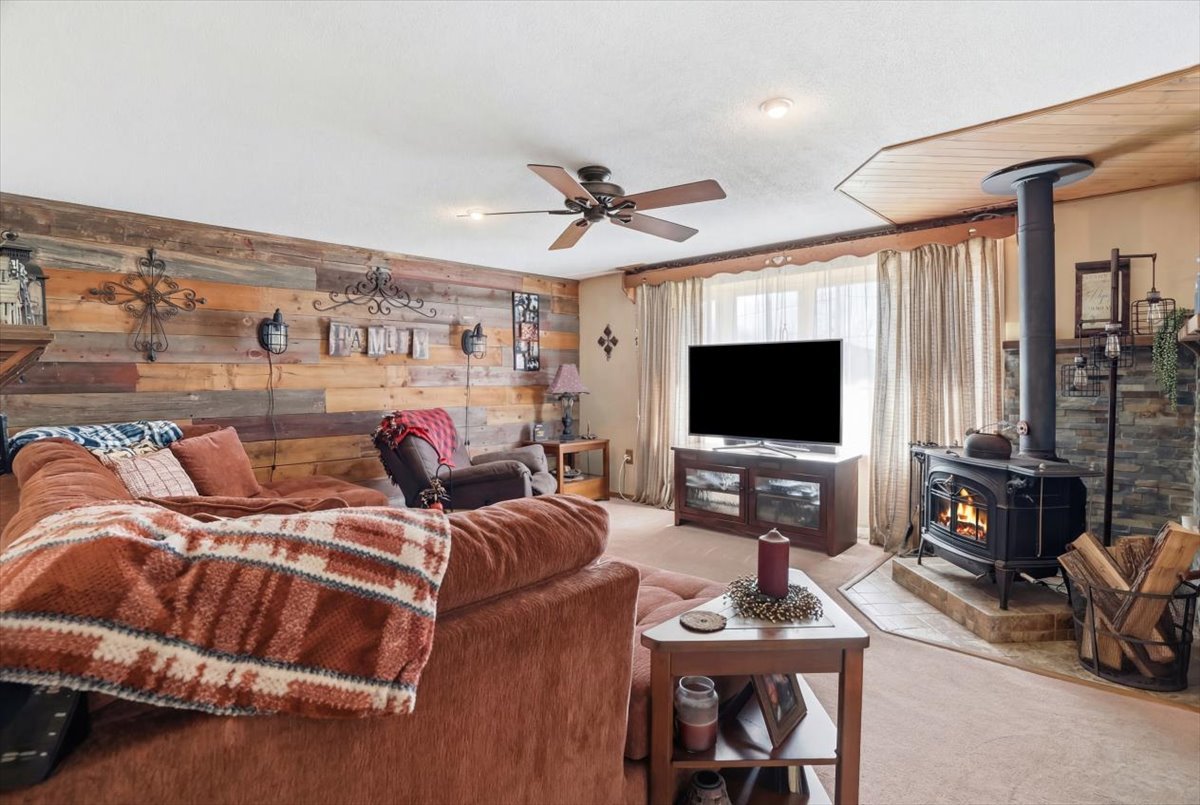 10606 West Eastwood Road Beach Park, IL 60087 - Photo 4 of 18