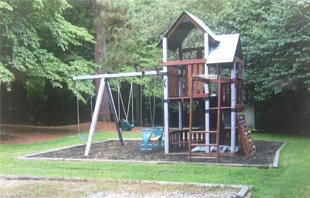 1501 Cardiff Lane High Point, NC 27265 - Photo 17 of 21 Gallery Image 17
