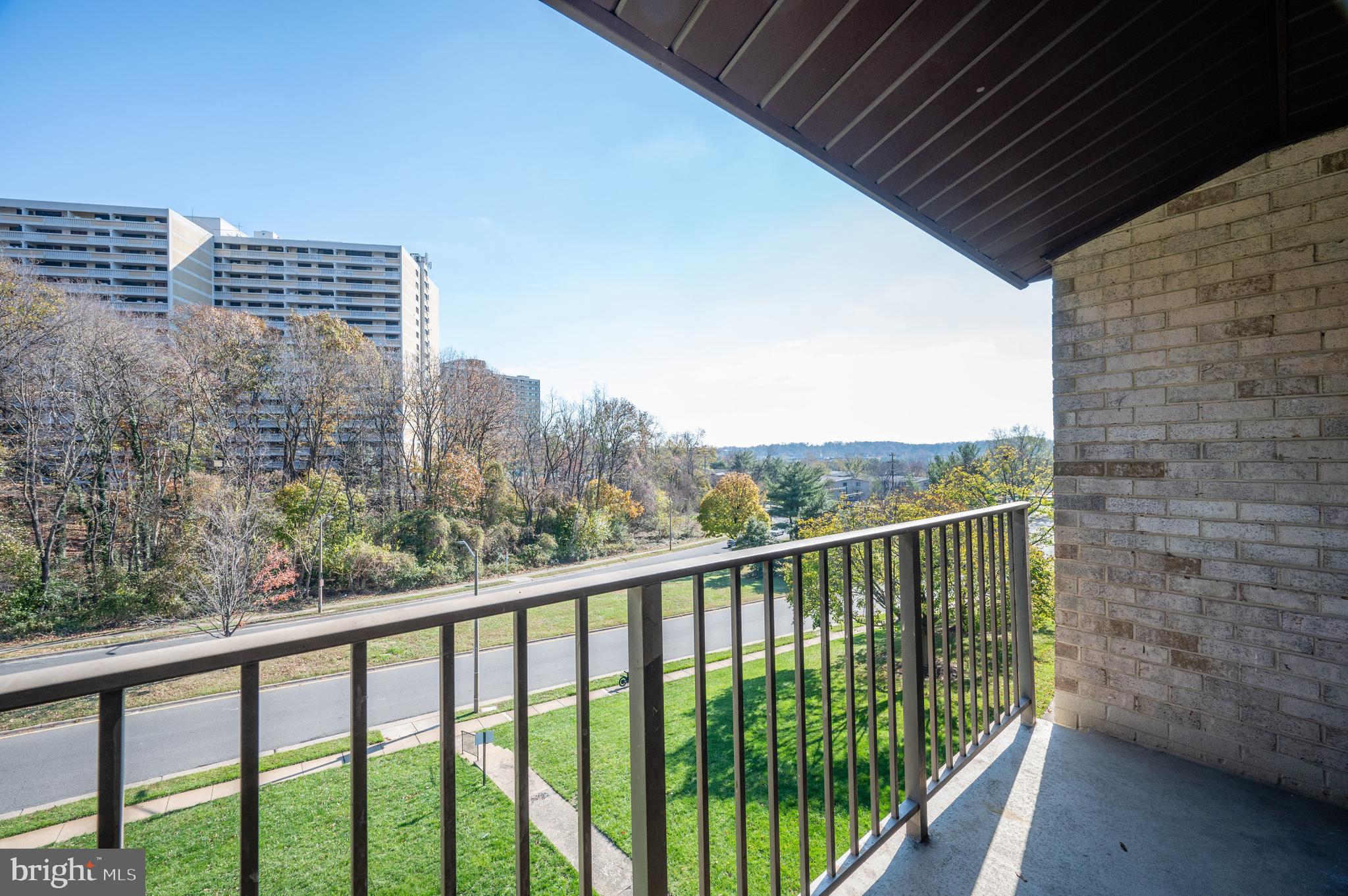 6135 Edsall Road, Unit M Alexandria, VA 22304 - Photo 8 of 31 Balcony