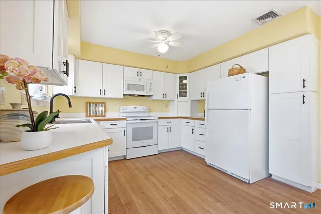 $549,000 | 21 Apple Way, Madison, CT 06443