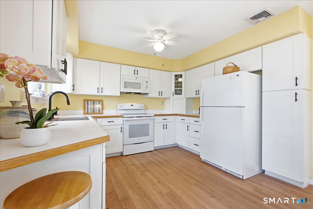 21 Apple Way Madison, CT 06443 - Photo 11 of 27