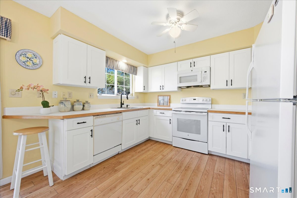 21 Apple Way Madison, CT 06443 - Photo 9 of 27