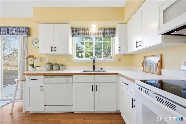 $549,000 | 21 Apple Way, Madison, CT 06443