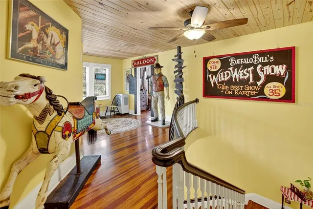 a close view of utility room with washer and dryer
