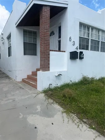 $3,000 | 1640 Funston Street, Hollywood, FL 33020