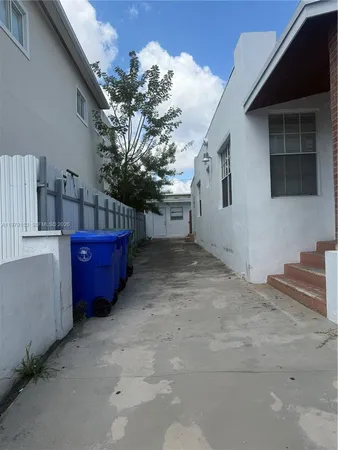 $3,000 | 1640 Funston Street, Hollywood, FL 33020