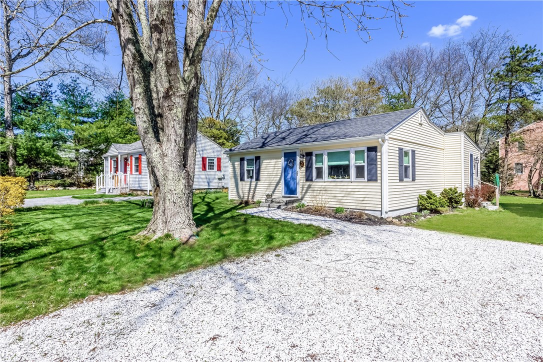63 Juniper Road South Kingstown, RI 02879 - Photo 3 of 20 Gallery Image 3