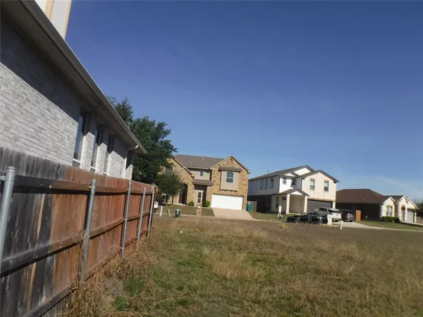 $90,000 | 317 Gettysburg Loop, Elgin, TX 78621