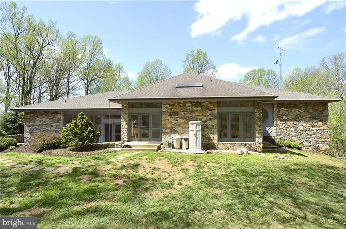 3605 Fry Road Jefferson, MD 21755 - Photo 3 of 29 Exterior (Rear)