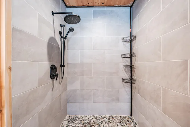 $459,900 | 414 Oxford Street, Paris, ME 04281