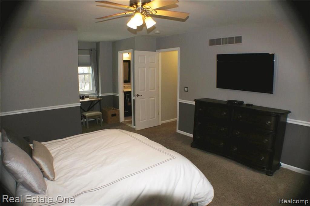 511 Whitney Drive Rochester Hills, MI 48307 - Photo 15 of 25