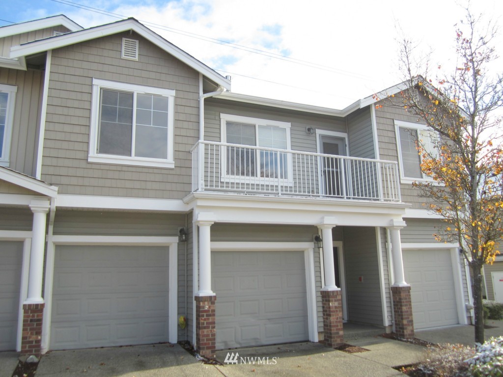 5020 Talbot Place South, Unit 4G Renton, WA 98055 - Photo 1 of 18