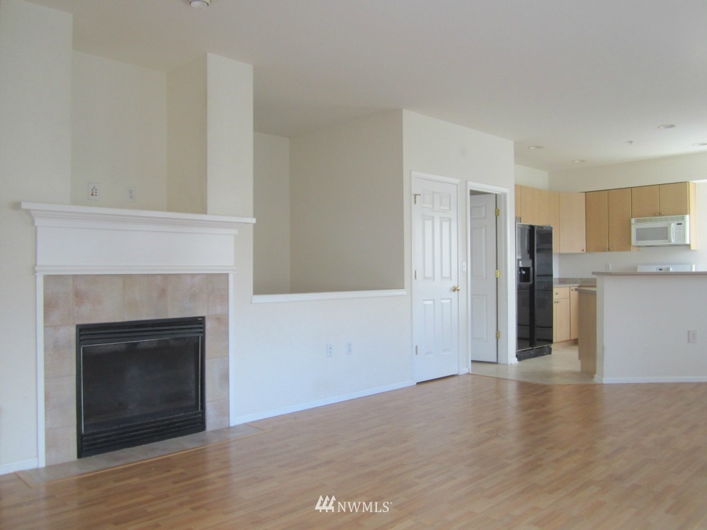 5020 Talbot Place South, Unit 4G Renton, WA 98055 - Photo 2 of 18