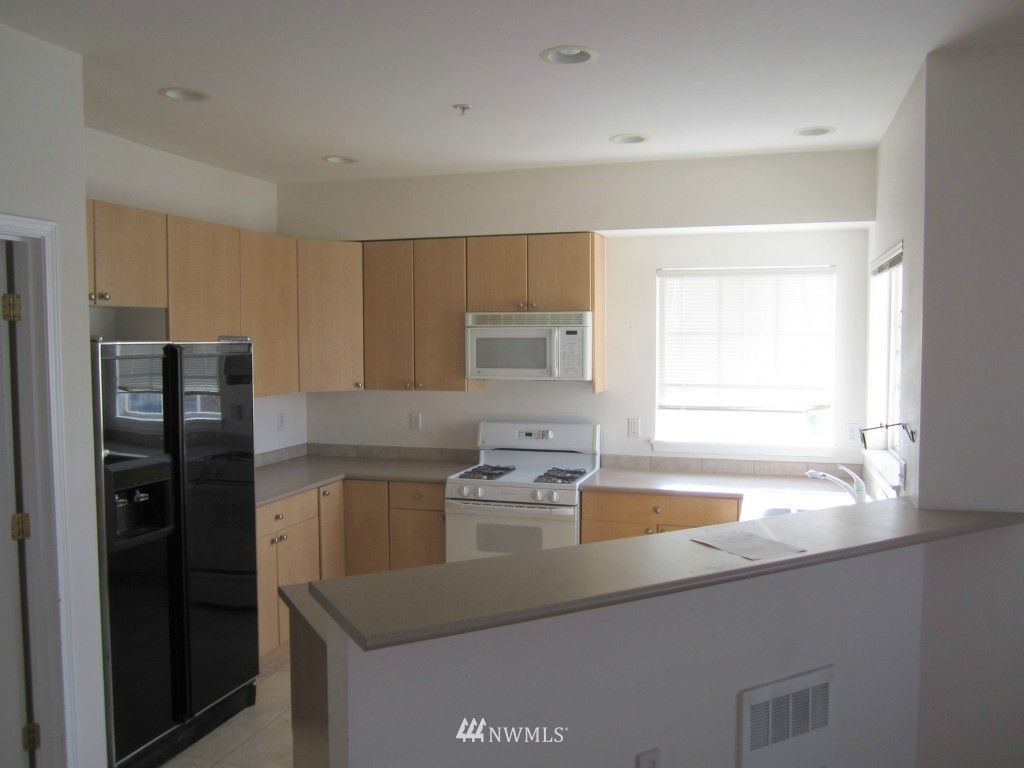 5020 Talbot Place South, Unit 4G Renton, WA 98055 - Photo 4 of 18
