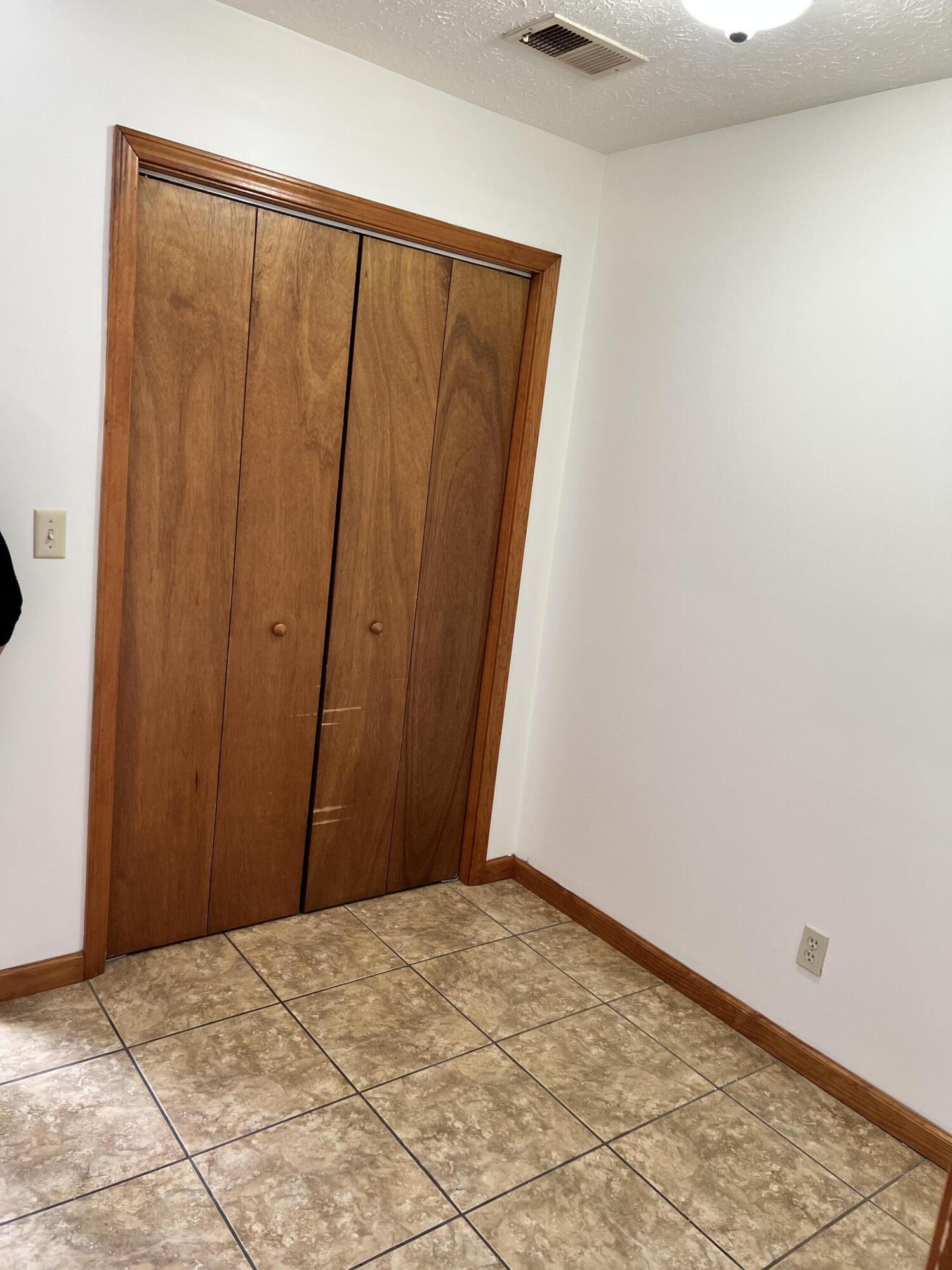 111-121 Hughes Road, Unit 1 Watauga, TN 37694 - Photo 16 of 23 74A26CC8-8B03-4CB4-8687-95B98A27427D