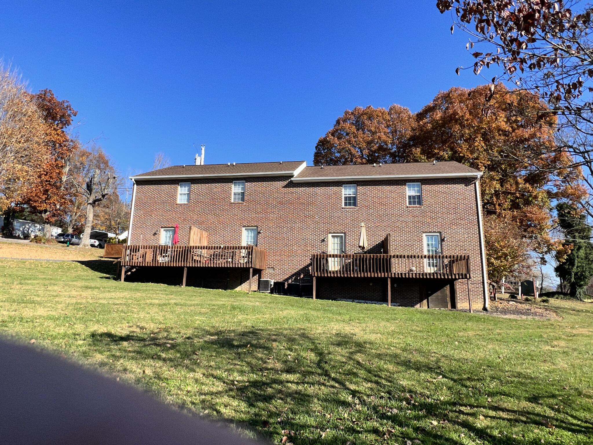 111-121 Hughes Road, Unit 1 Watauga, TN 37694 - Photo 5 of 23 DA580B31-F71B-4CE9-9735-84AF9ADDC7F4