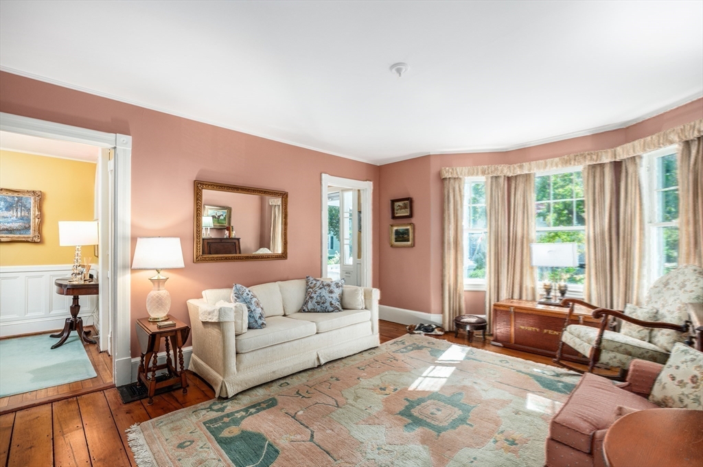 12 Vine Street Manchester, MA 01944 - Photo 13 of 39