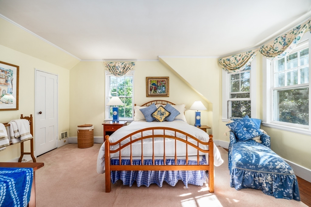12 Vine Street Manchester, MA 01944 - Photo 28 of 39