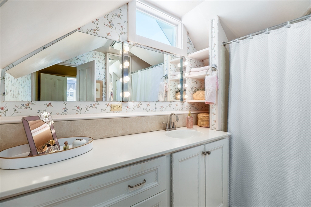 12 Vine Street Manchester, MA 01944 - Photo 31 of 39