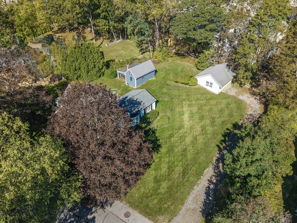 12 Vine Street Manchester, MA 01944 - Photo 5 of 39