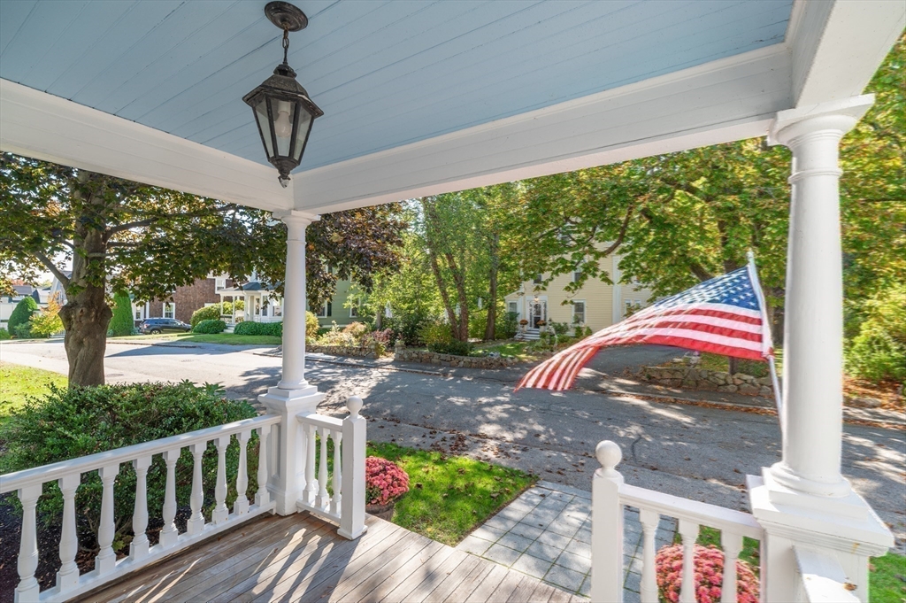 12 Vine Street Manchester, MA 01944 - Photo 10 of 39