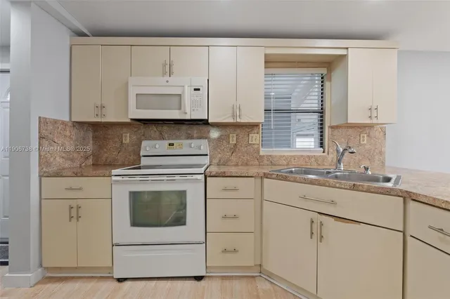 $215,000 | 5305 Northwest 202nd Terrace, Miami Gardens, FL 33055