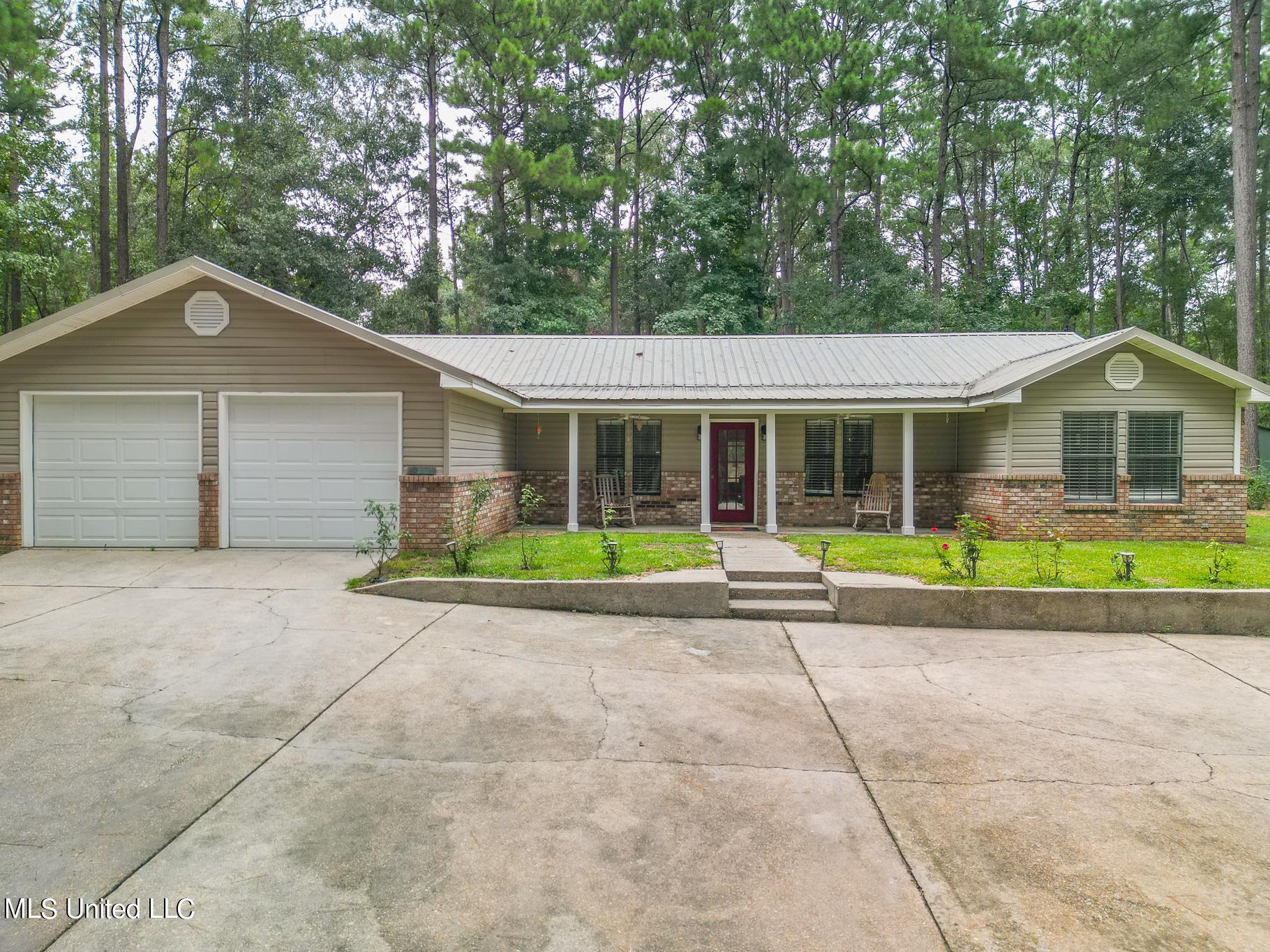 170 East Bond Road Wiggins, MS 39577 - Photo 1 of 29 Bond-54