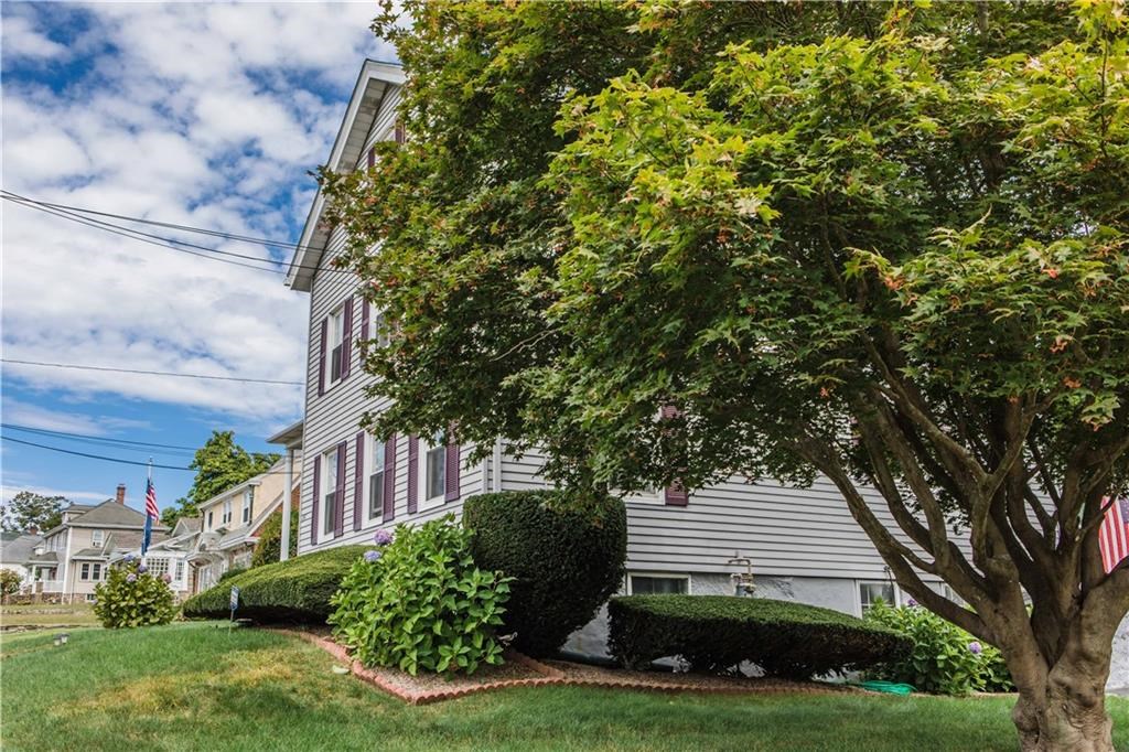 191 High Street Westerly, RI 02891 - Photo 11 of 40