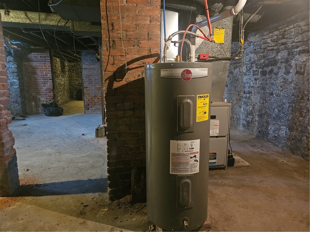 323 Clifford Avenue Rochester, NY 14621 - Photo 15 of 18