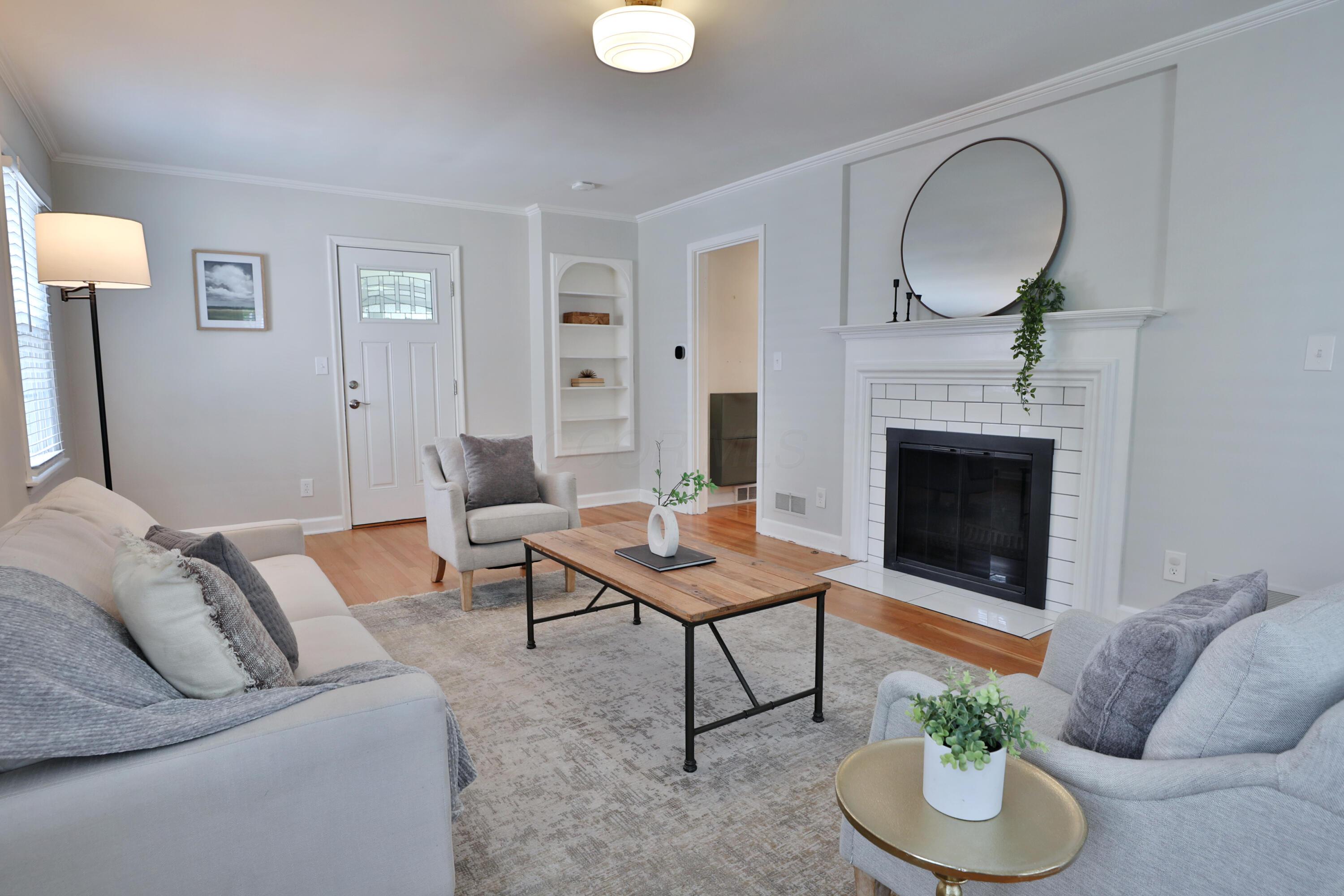 56 Aldrich Road Columbus, OH 43214 - Photo 7 of 50 Living Room