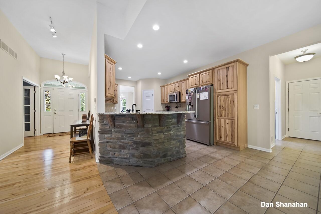 15 - 5825 Hunters Ridge