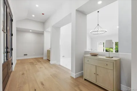 $2,195,000 | 4 Short Path, Nissequogue, NY 11780