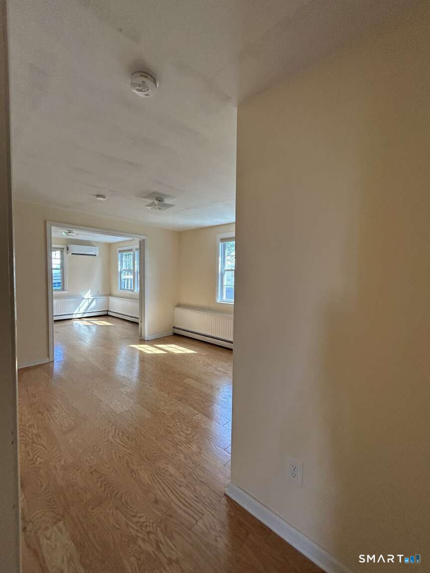 212 Jennings Road Fairfield, CT 06825 - Photo 5 of 17 Gallery Image 5