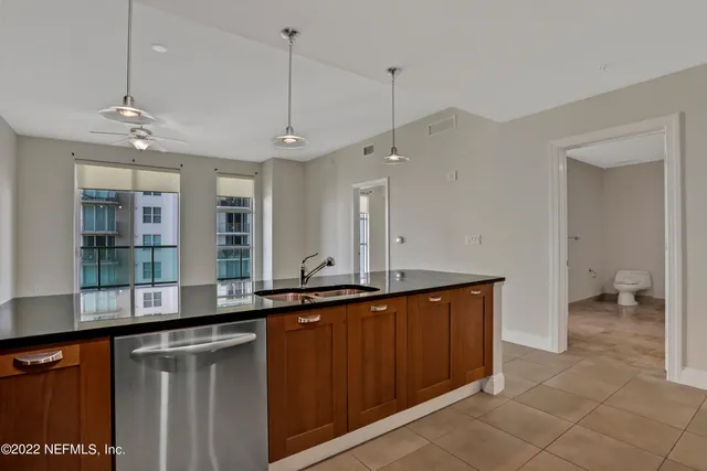 $2,195 | 1431 Riverplace Boulevard, Unit 1803, Jacksonville, FL 32207