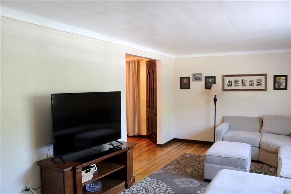 206 Glasgow Road Pittsburgh, PA 15221 - Photo 6 of 31