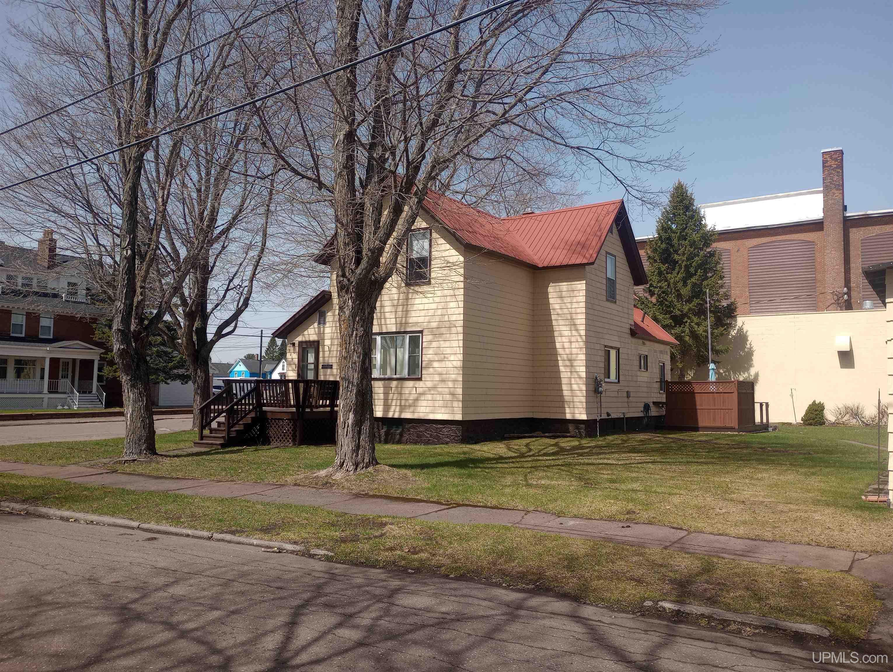 347 Kearsarge Street Laurium, MI 49913 - Photo 3 of 19
