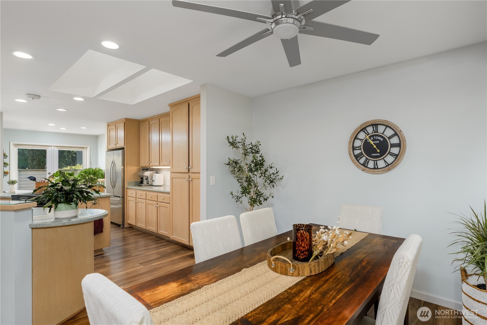 115 Fairway Drive Sequim, WA 98382 - Photo 13 of 39 a living room with furniture and a table